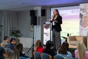 Fig. 4.- D. ª Ruth Alonso Martínez (SCAYLE), presentando EuroCC2.